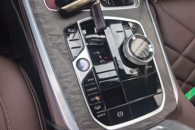 Used BMW X5 2023 xDrive 30Li Luxury M Sport Night Edition Package Gear Lever