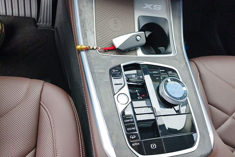 Used BMW X5 2023 xDrive 30Li Luxury M Sport Package Gear Lever