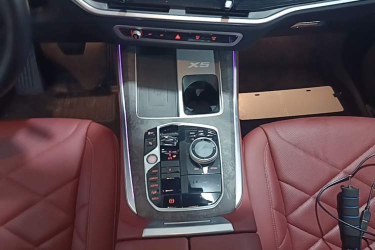Used BMW X5 2023 xDrive 30Li Luxury M Sport Package Gear Lever
