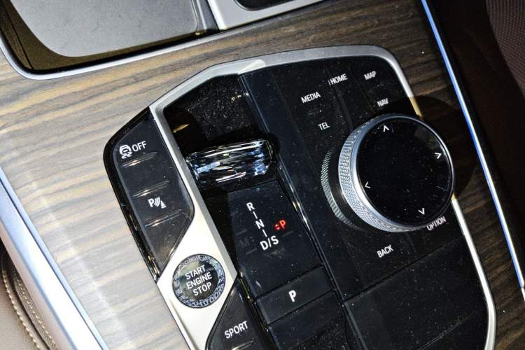 Used BMW X5 2023 xDrive 40Li M Sport Night Edition Package Gear Lever