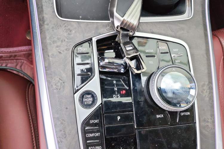 Used BMW X5 2023 xDrive 30Li Luxury M Sport Package Gear Lever
