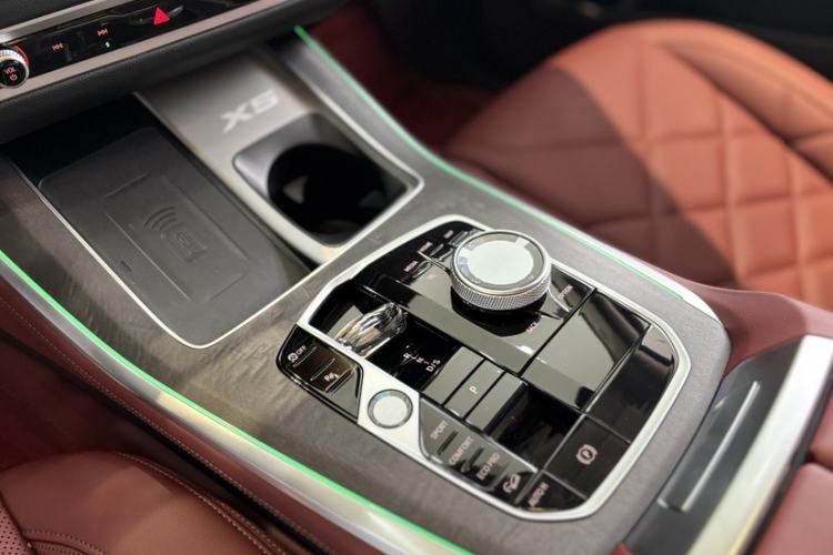 Used BMW X5 2023 xDrive 30Li Luxury M Sport Night Edition Package Gear Lever