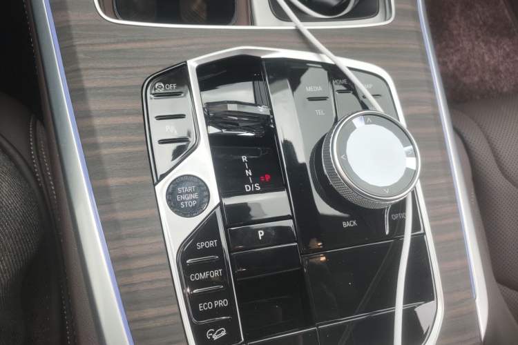 Used BMW X5 2023 xDrive 40Li M Sport Night Edition Package Gear Lever