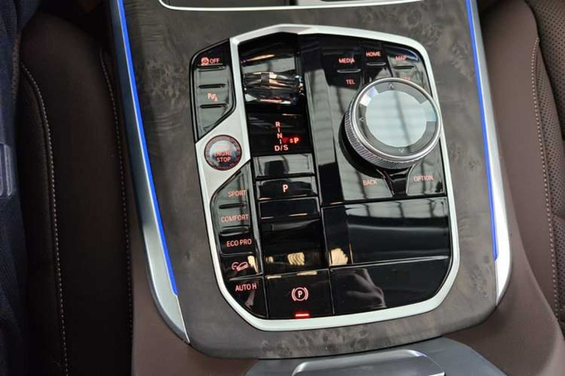 Used BMW X5 2023 xDrive 30Li Luxury M Sport Package Gear Lever