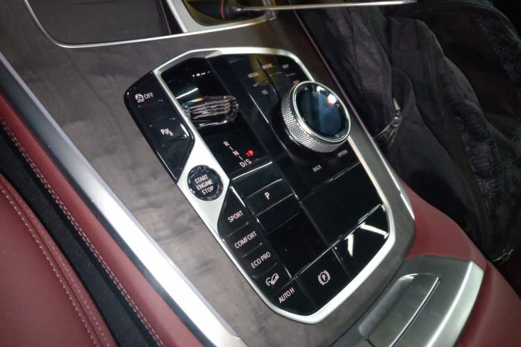 Used BMW X5 2023 xDrive 30Li Luxury M Sport Night Edition Package Gear Lever