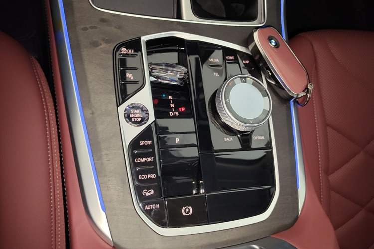 Used BMW X5 2023 xDrive 30Li Luxury M Sport Package Gear Lever