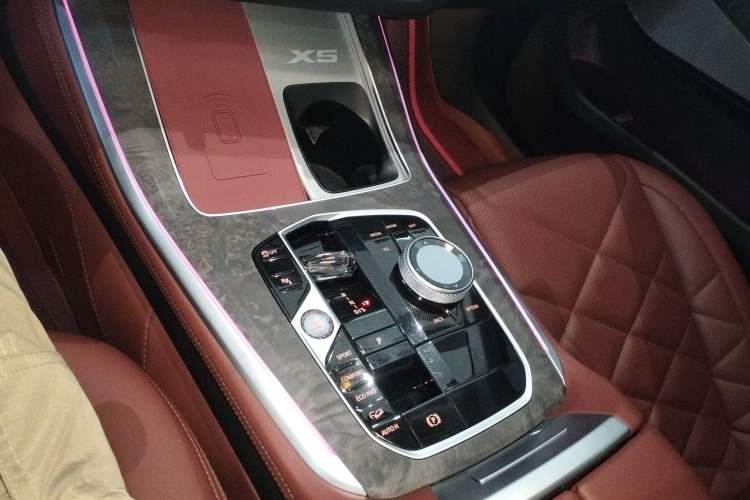 Used BMW X5 2023 xDrive 30Li Luxury M Sport Night Edition Package Gear Lever