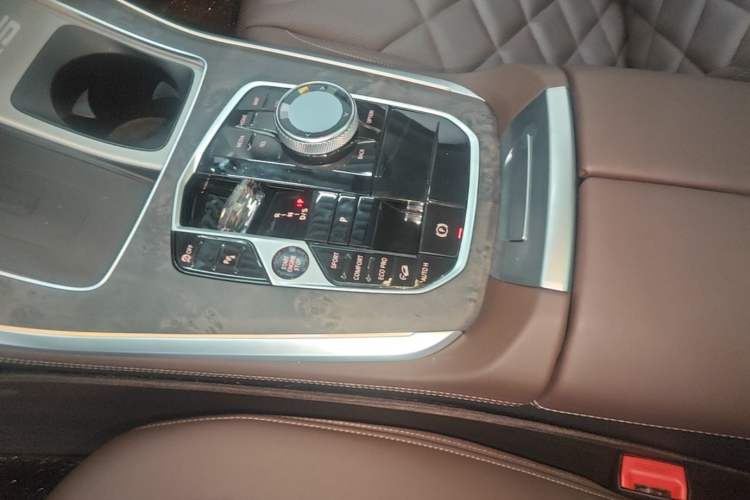 Used BMW X5 2023 xDrive 30Li Luxury M Sport Night Edition Package Gear Lever