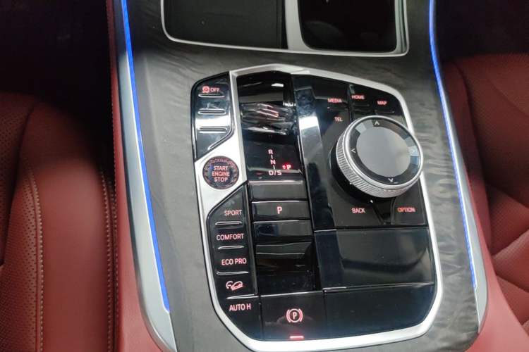 Used BMW X5 2023 xDrive 30Li Luxury M Sport Night Edition Package Gear Lever