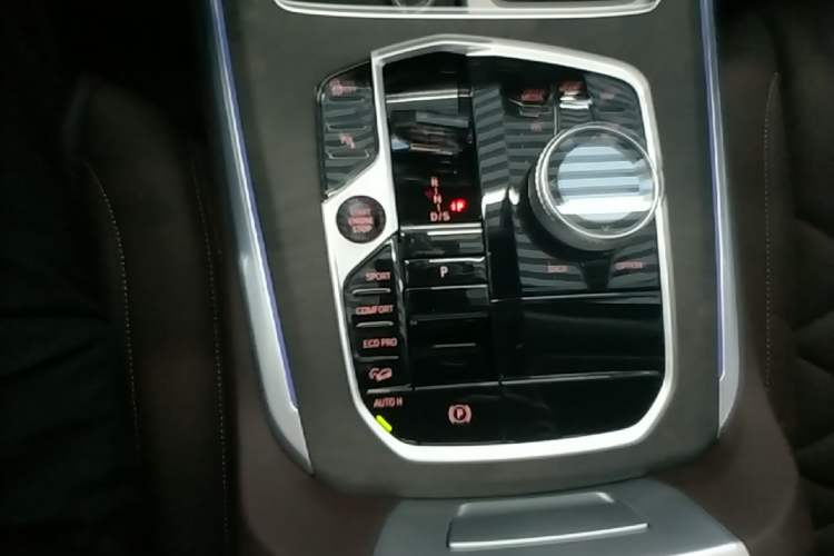 Used BMW X5 2023 xDrive 30Li Luxury M Sport Package Gear Lever