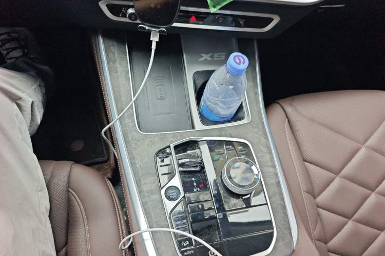 Used BMW X5 2023 xDrive 30Li Luxury M Sport Package Gear Lever