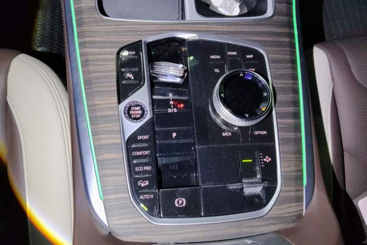 Used BMW X5 2023 xDrive 40Li M Sport Night Edition Package Gear Lever