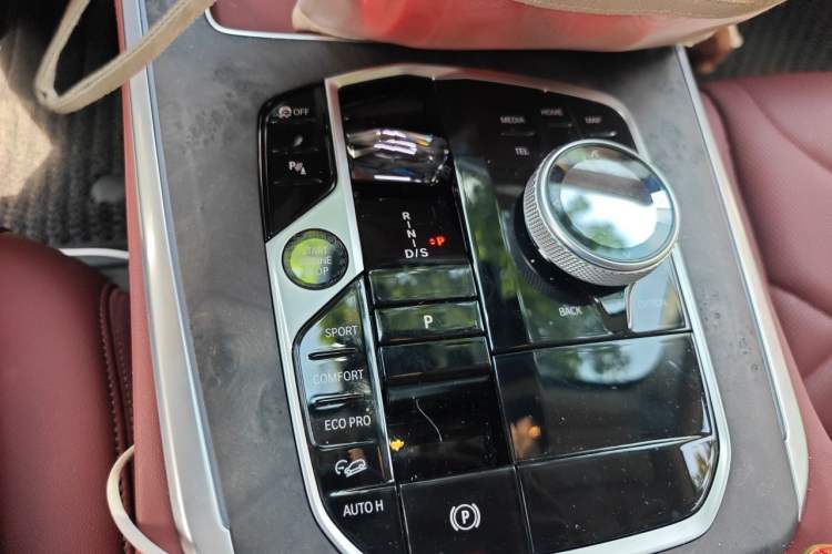 Used BMW X5 2023 xDrive 30Li Luxury M Sport Night Edition Package Gear Lever
