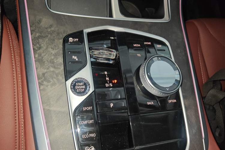 Used BMW X5 2023 xDrive 30Li Luxury M Sport Package Gear Lever