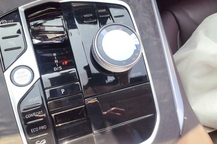 Used BMW X5 2023 xDrive 30Li Luxury M Sport Night Edition Package Gear Lever