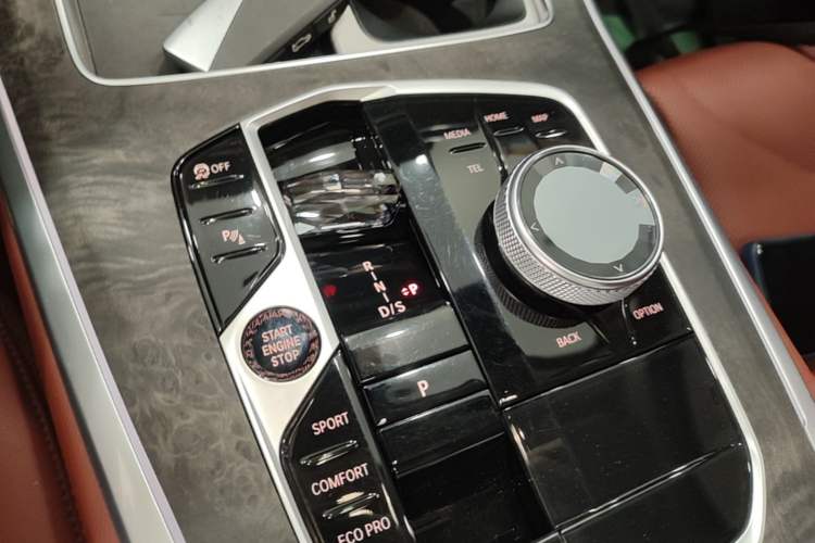 Used BMW X5 2023 xDrive 30Li Luxury M Sport Night Edition Package Gear Lever