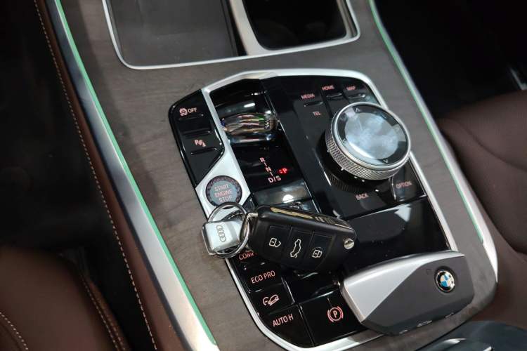 Used BMW X5 2023 xDrive 30Li Luxury M Sport Night Edition Package Gear Lever