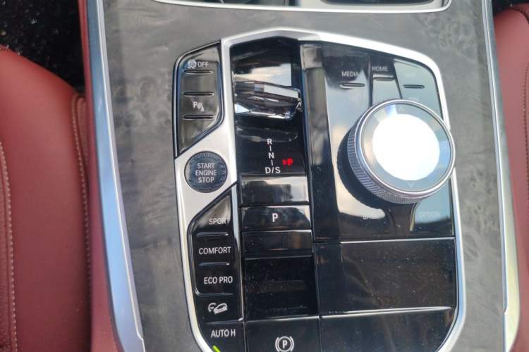 Used BMW X5 2023 xDrive 30Li Luxury M Sport Night Edition Package Gear Lever