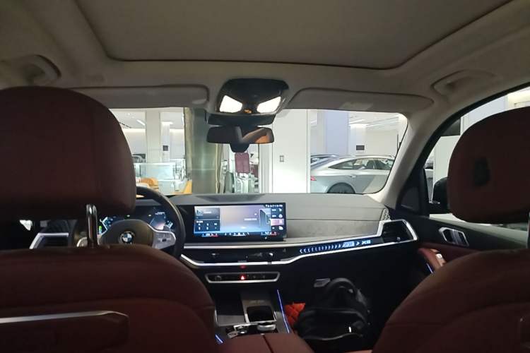 Used BMW X5 2023 xDrive 30Li Luxury M Sport Night Edition Package Headliner