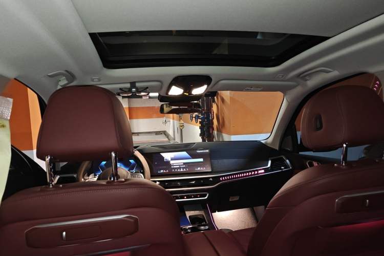 Used BMW X5 2023 xDrive 30Li Luxury M Sport Night Edition Package Headliner