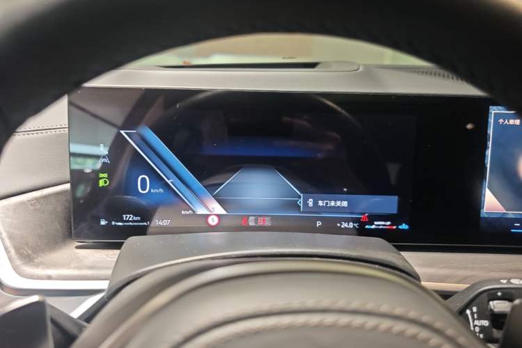 Used BMW X5 2023 xDrive 30Li Luxury M Sport Package Instrument Cluster