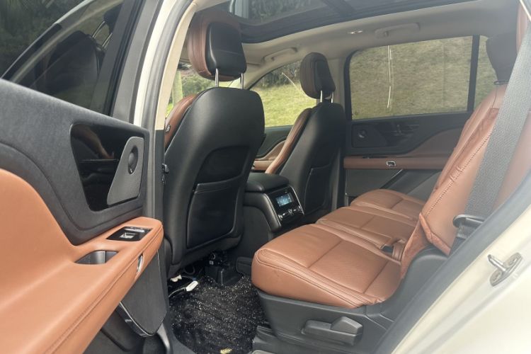 Used BMW X5 2023 xDrive 40Li Luxury Edition M Sport Night Vision Package Interior 1