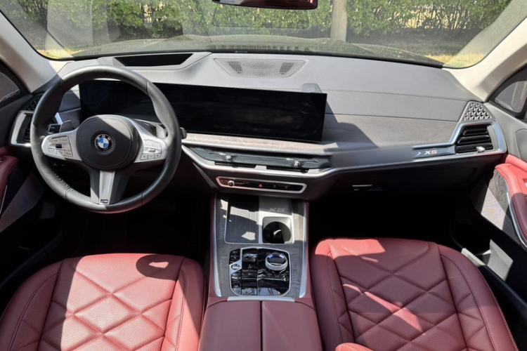Used BMW X5 2023 xDrive 30Li Luxury M Sport Package Interior 1