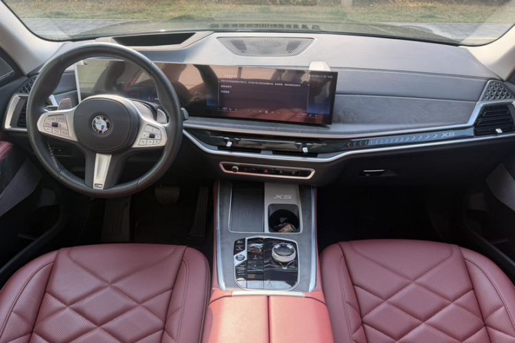 Used BMW X5 2023 xDrive 30Li Luxury M Sport Night Edition Package Interior 1