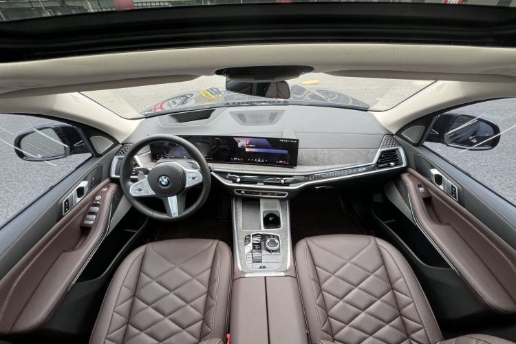 Used BMW X5 2023 xDrive 30Li Luxury M Sport Night Edition Package Interior 1