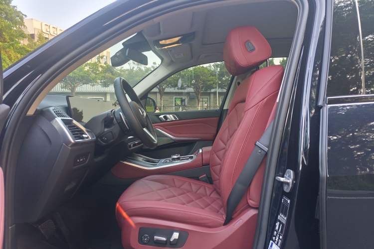 Used BMW X5 2023 xDrive 30Li Luxury M Sport Night Edition Package Interior 1