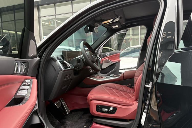 Used BMW X5 2023 xDrive 40Li M Sport Night Edition Package Interior 1