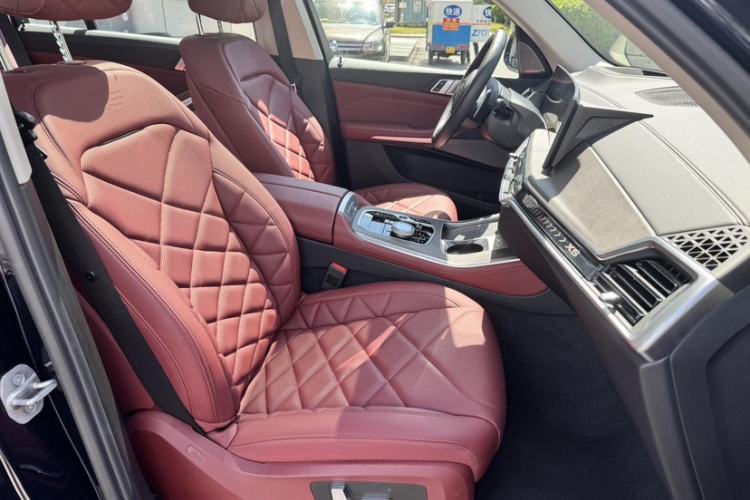 Used BMW X5 2023 xDrive 30Li Luxury M Sport Package Interior 10