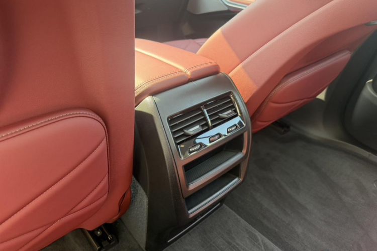 Used BMW X5 2023 xDrive 30Li Luxury M Sport Night Edition Package Interior 10