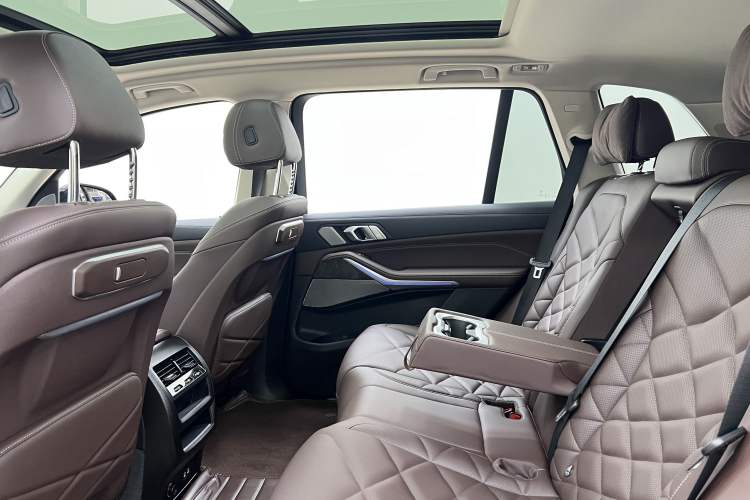 Used BMW X5 2023 xDrive 30Li Luxury M Sport Night Edition Package Interior 11