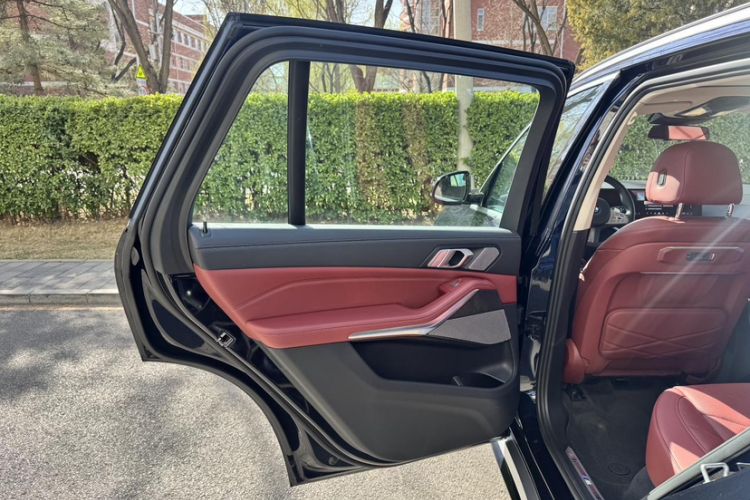 Used BMW X5 2023 xDrive 30Li Luxury M Sport Package Interior 12