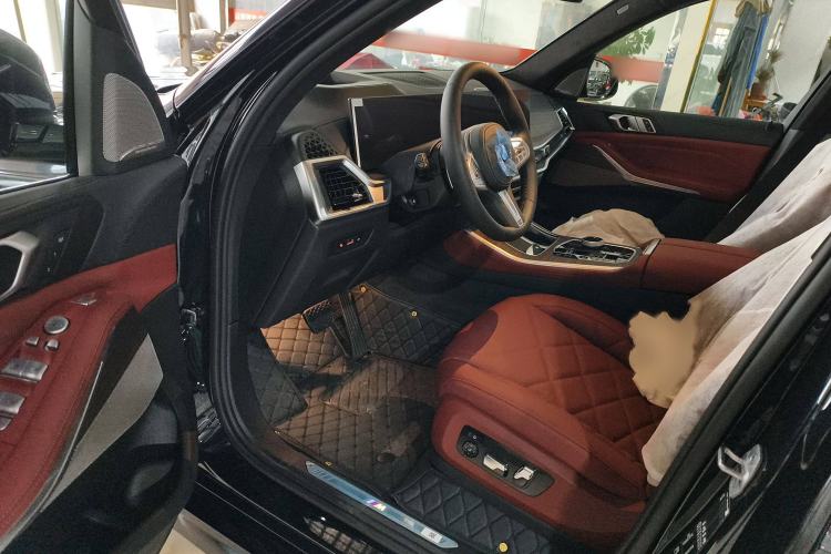 Used BMW X5 2023 xDrive 40Li M Sport Night Edition Package Interior 2