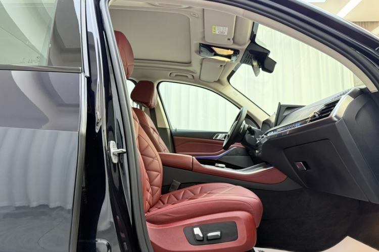 Used BMW X5 2023 xDrive 30Li Luxury M Sport Night Edition Package Interior 2
