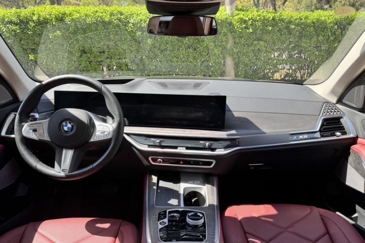 Used BMW X5 2023 xDrive 30Li Luxury M Sport Package Interior 2