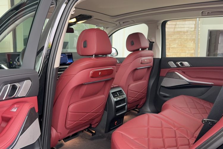 Used BMW X5 2023 xDrive 30Li Luxury M Sport Night Edition Package Interior 2