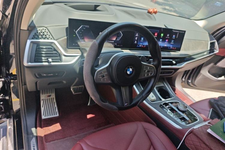 Used BMW X5 2023 xDrive 30Li Luxury M Sport Package Interior 2