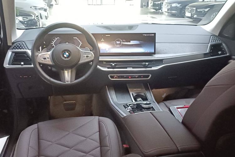 Used BMW X5 2023 xDrive 30Li M Sport Package Interior 2