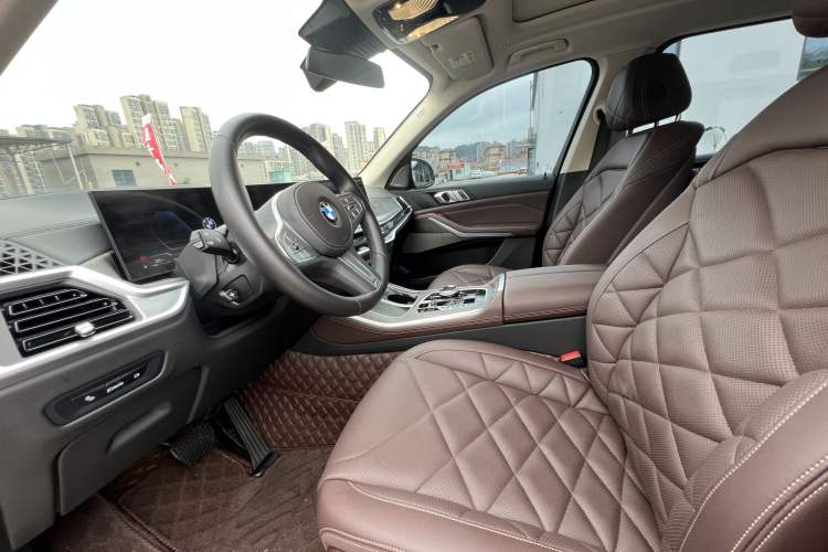 Used BMW X5 2023 xDrive 30Li Luxury M Sport Night Edition Package Interior 2