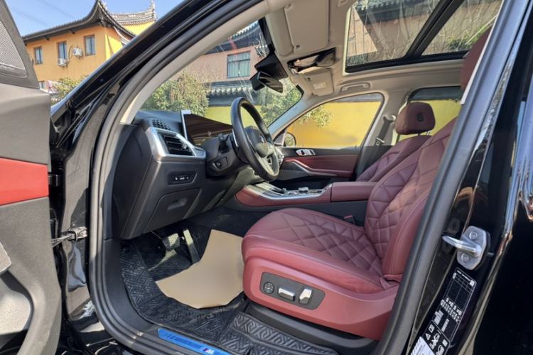 Used BMW X5 2023 xDrive 30Li Luxury M Sport Night Edition Package Interior 2