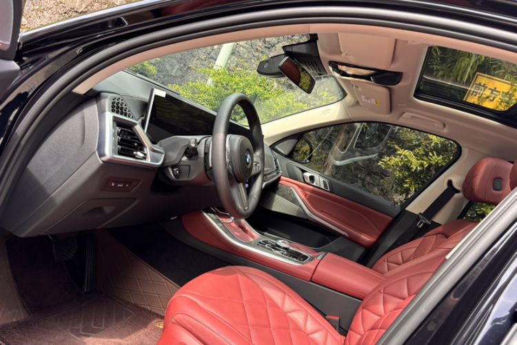 Used BMW X5 2023 xDrive 30Li Luxury M Sport Night Edition Package Interior 2