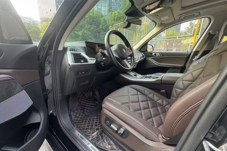 Used BMW X5 2023 xDrive 30Li Luxury M Sport Package Interior 2