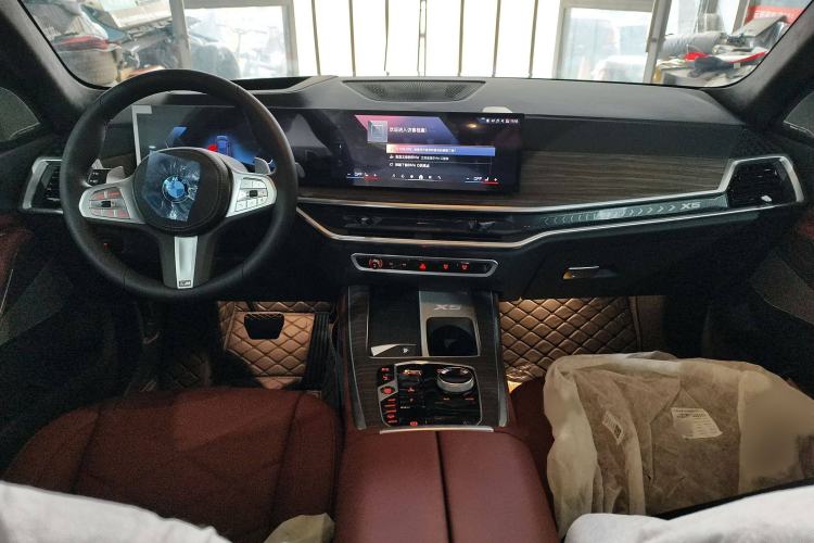 Used BMW X5 2023 xDrive 40Li M Sport Night Edition Package Interior 3