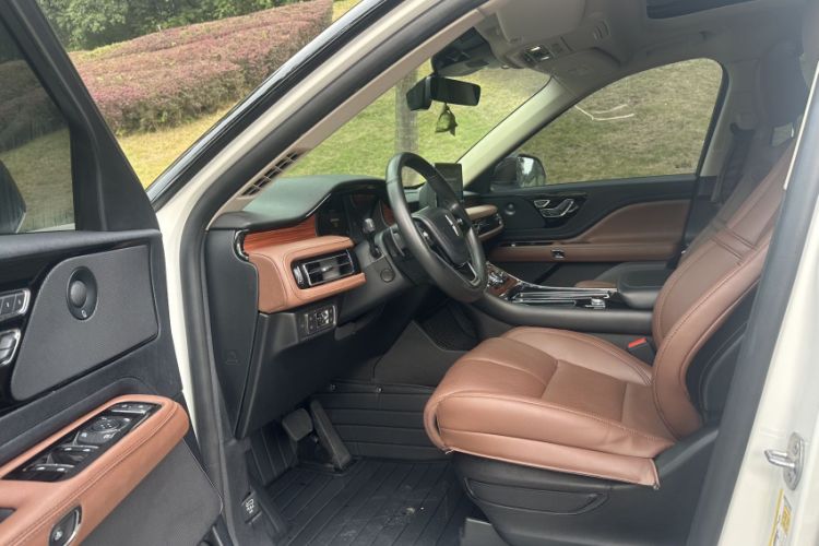 Used BMW X5 2023 xDrive 40Li Luxury Edition M Sport Night Vision Package Interior 3