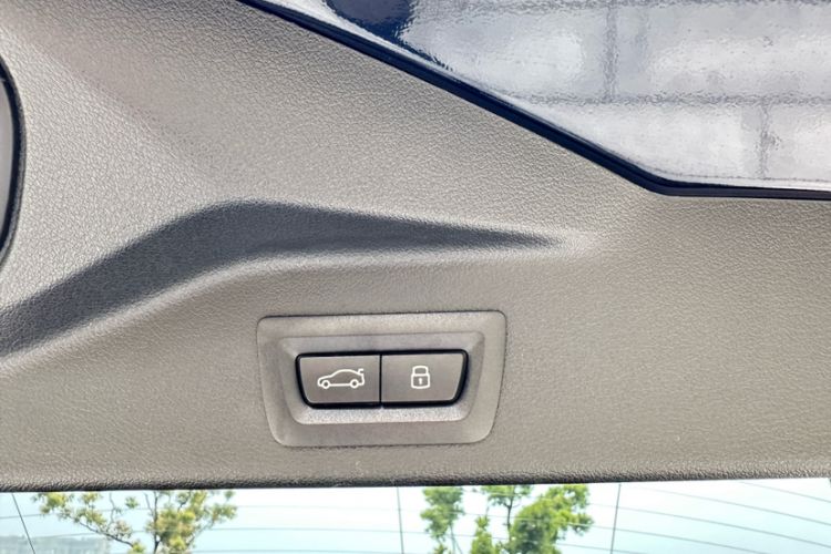 Used BMW X5 2023 xDrive 40Li M Sport Package Interior 3