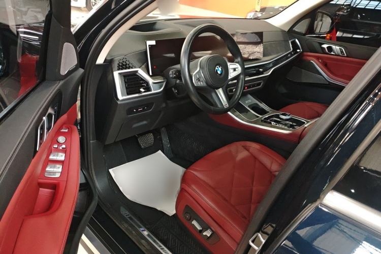 Used BMW X5 2023 xDrive 30Li Luxury M Sport Package Interior 3