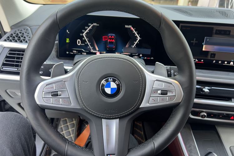 Used BMW X5 2023 xDrive 30Li Luxury M Sport Night Edition Package Interior 3